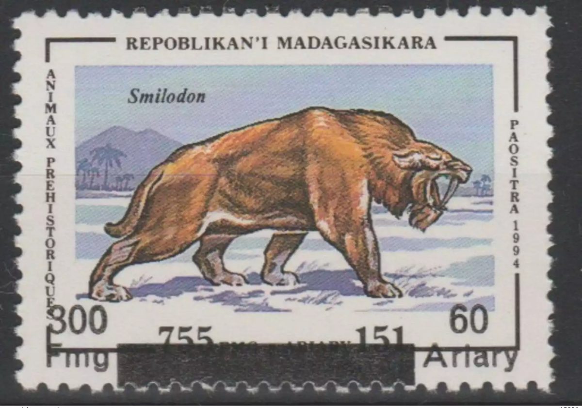 Madagascar 1998 1999 Mi. 2105 Prehistoric Animals Dinosaur Smilodon Overloaded