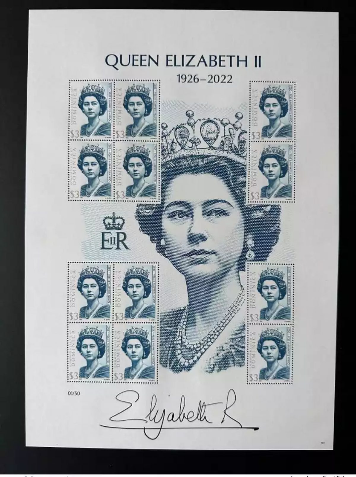 R. Dominicaine 2022 Mi. 4019 - feuillet Klb ' Queen Elizabeth II ' Matej Gabris