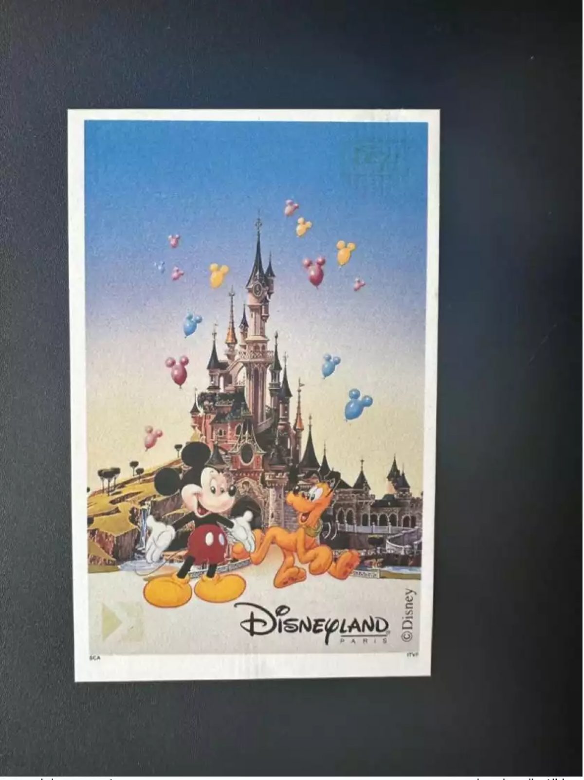France ? - vignette cinderella ITVF Disneyland Paris Mickey Pluto Maus Hund