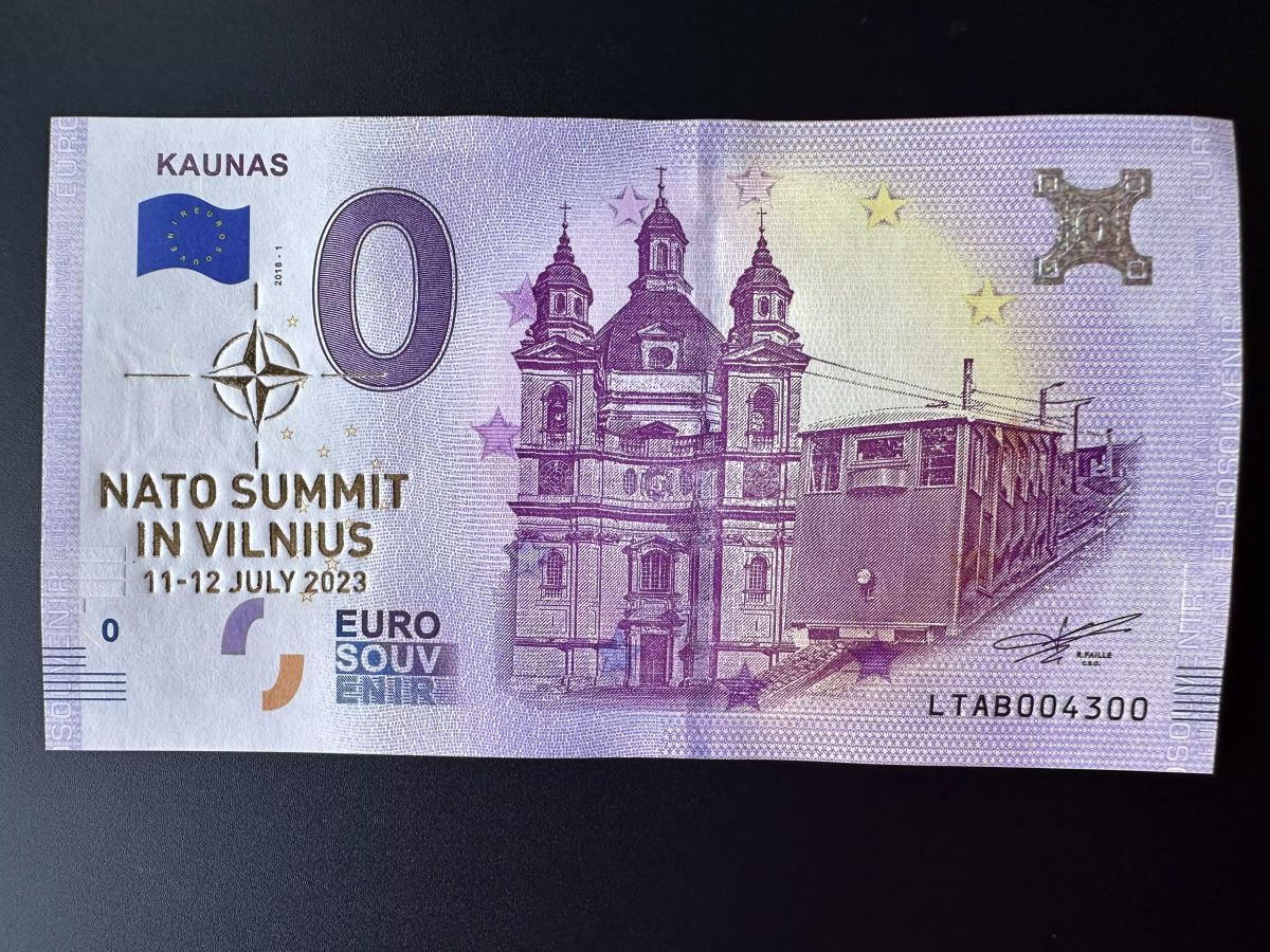 Kaunas com folha / foil NATO SUMMIT 11-12 JULY 2023