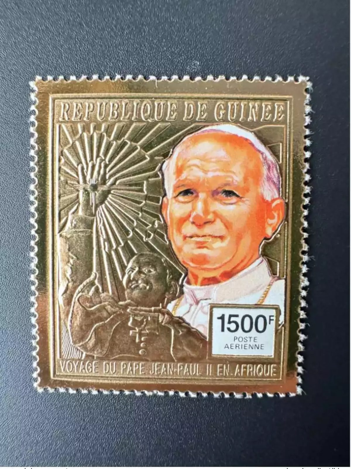 Guinée 1992 Mi. 1390 Or Pape Jean-Paul II Pope John Paul Colombe