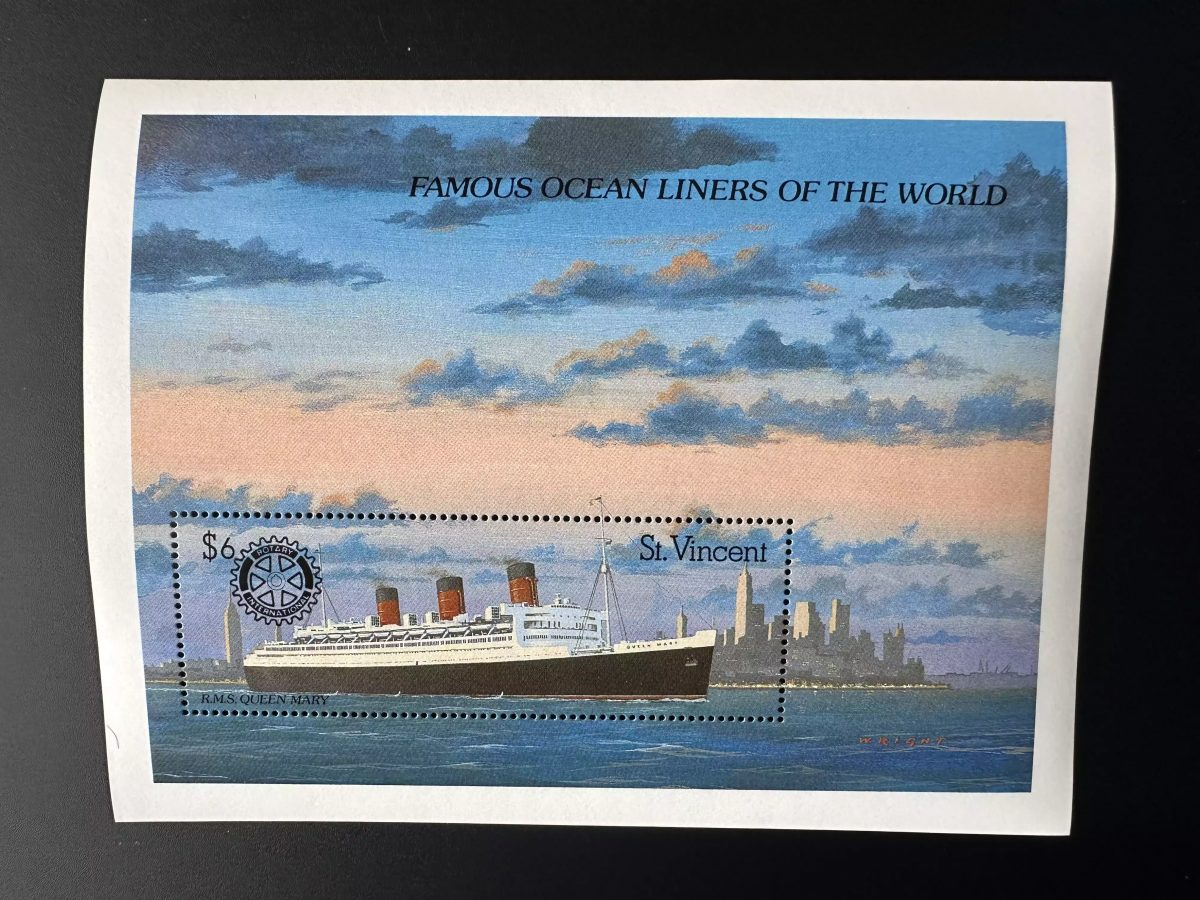 St. Vincent 1990 Mi. Bl. 104 surchargé Rotary Club RMS Queen Mary Paquebot