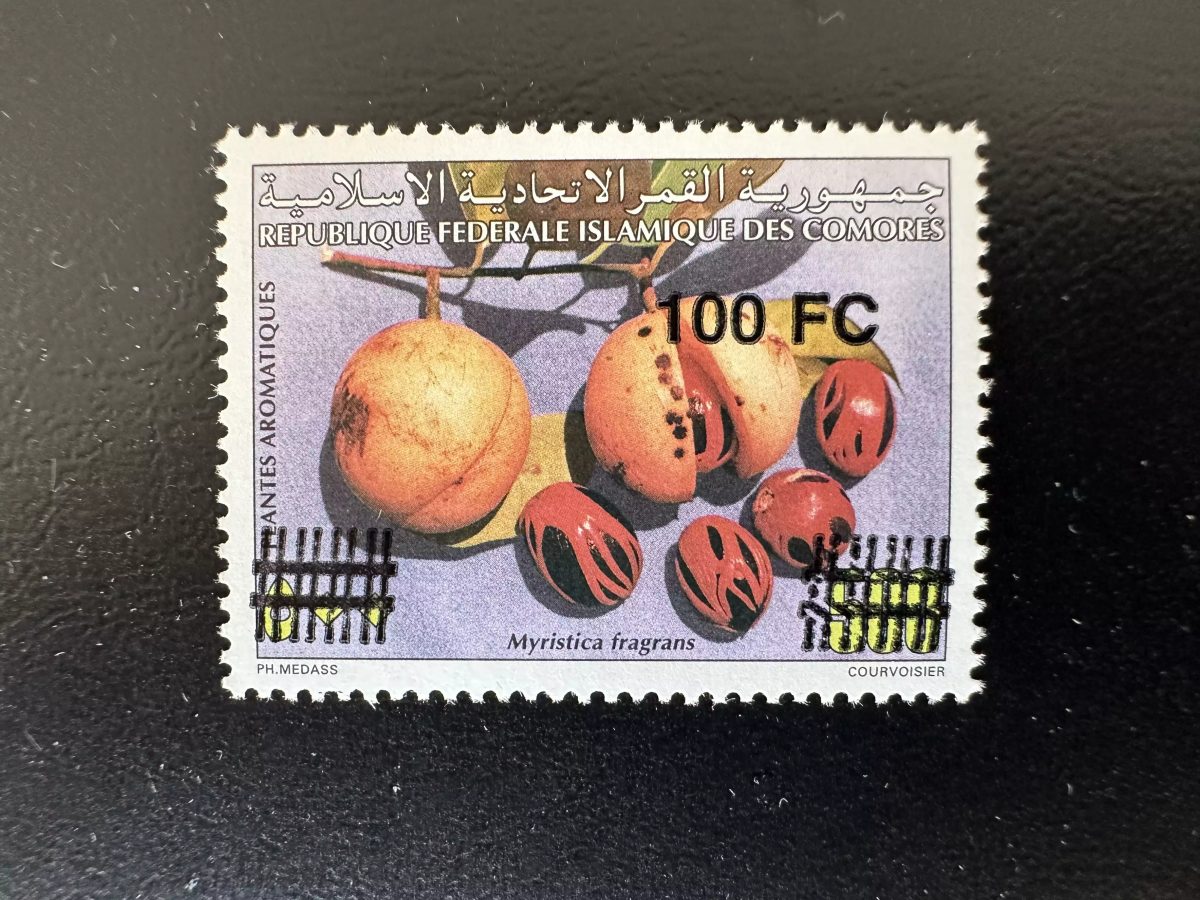 Comores 2001 Mi. 1779 100F sur 500F surchargé Plantes aromatiques Myristica