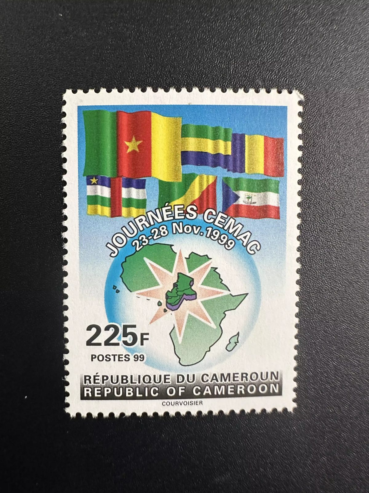 Cameroun 1999 Mi. 1238 Journée CEMAC 23-28 Nov. 1999 225 F drapeau flag