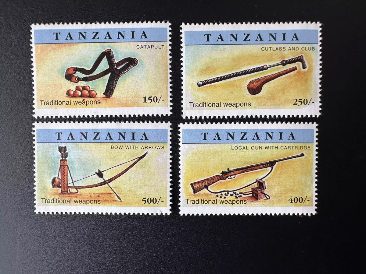 Tanzanie 1998 Mi. 2878 - 2881 Armes traditionnelles Catapulte Arc Flèches Fusil