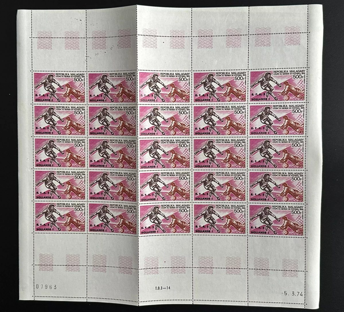 Madagascar 1974 Mi. 718 surchargé planche Coupe Monde Football RFA Hollande