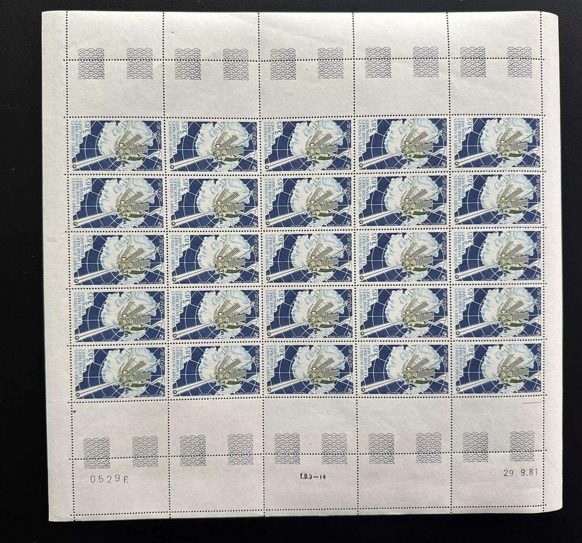 TAAF 1981 YT PA 69 Bogen Arcad III Satellit Antarktis Weltraum Eckdatum