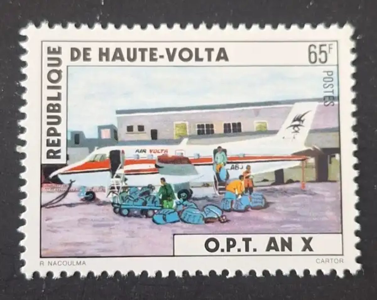 Haute-Volta 1980 Mi. 747 O.P.T. AN X avion Air Volta aéroport courrier