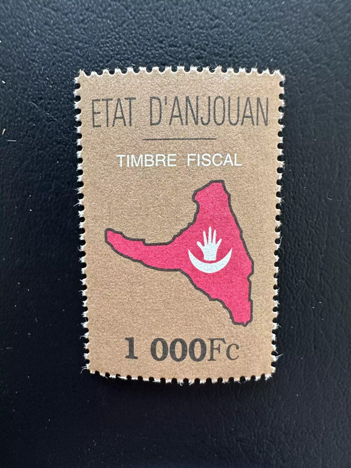 Anjouan Comores 1999 fiscal 1000FC carte île main croissant revenue