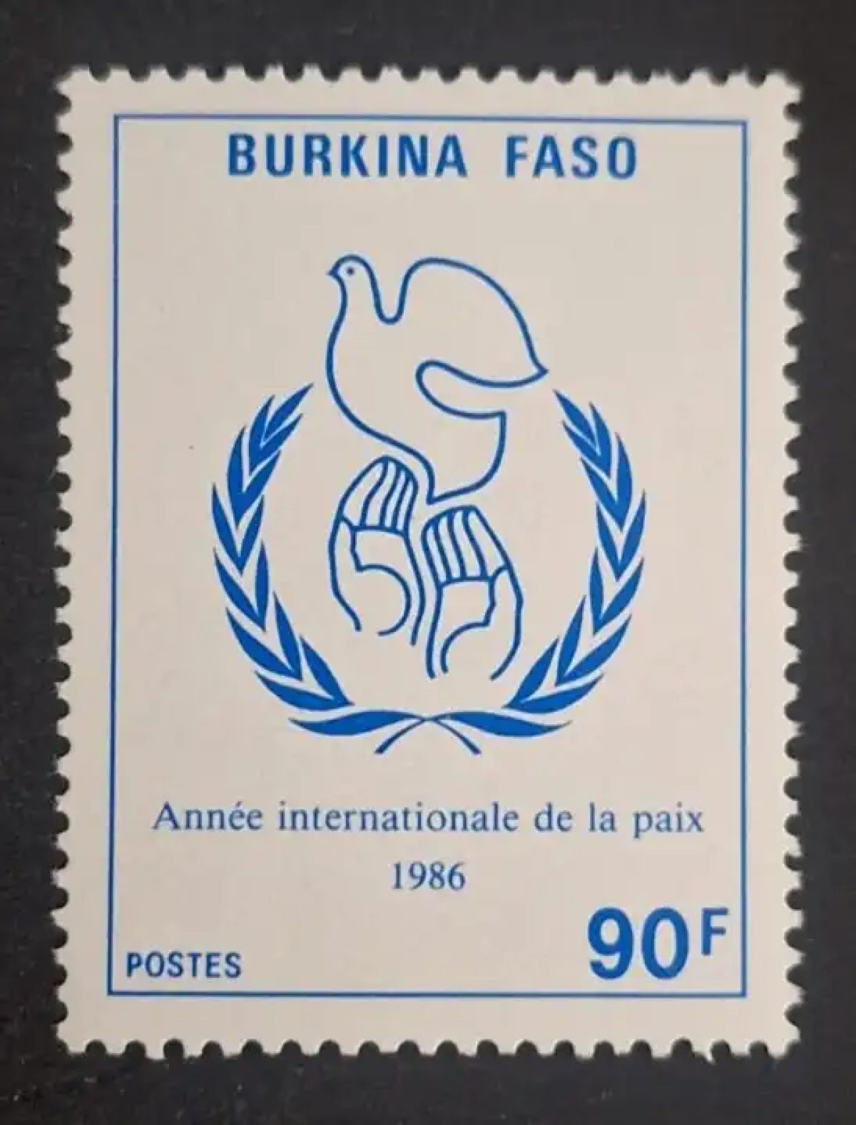 Burkina Faso 1986 Mi. 1105 Année internationale paix colombe laurier