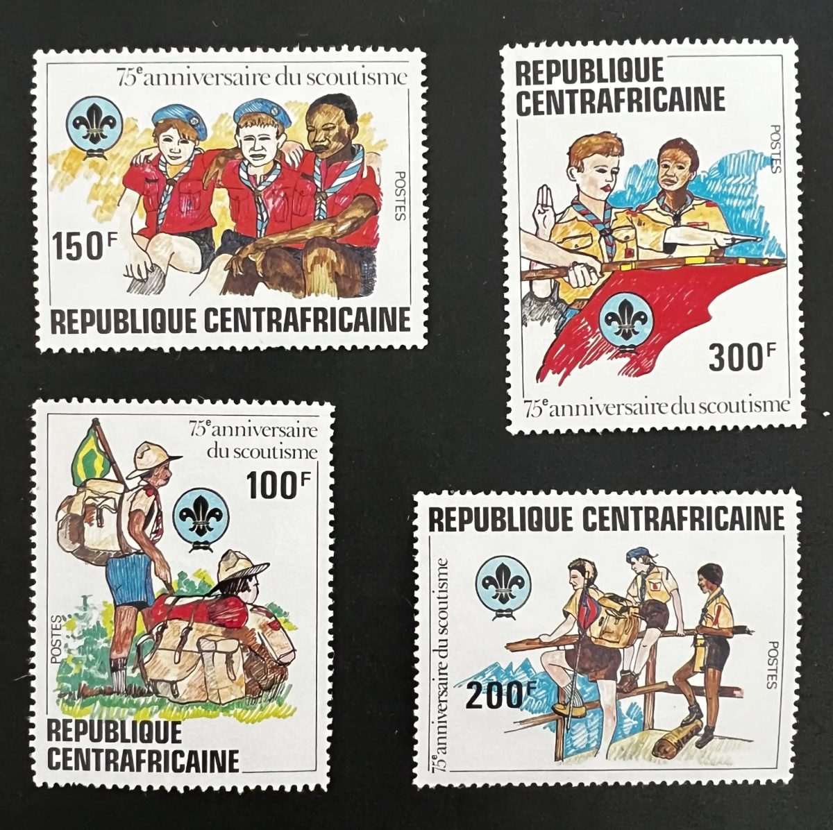 Centrafrique 1982 Mi. 807-810 scoutisme 75e anniversaire scouts