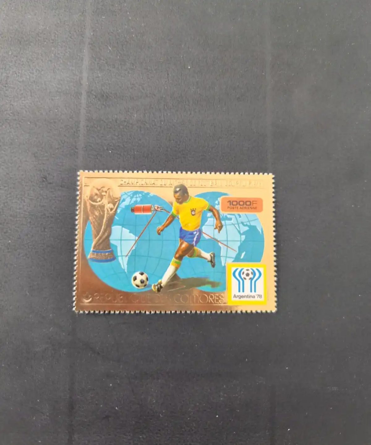 Comores 1978 Mi. 391 Coupe du Monde football Argentina 78 or gold