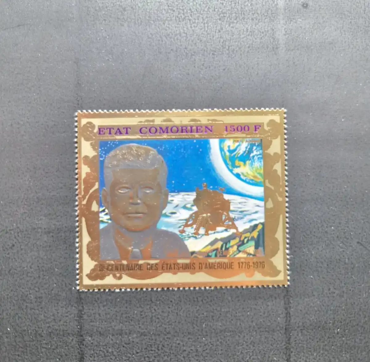 Comores 1976 Mi. 323 Kennedy Bicentenaire USA Apollo Lune Espace or