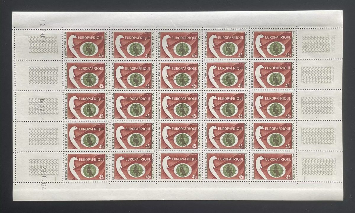 Madagascar 1964 YT 396 planche Europafrique globe colombe coopération