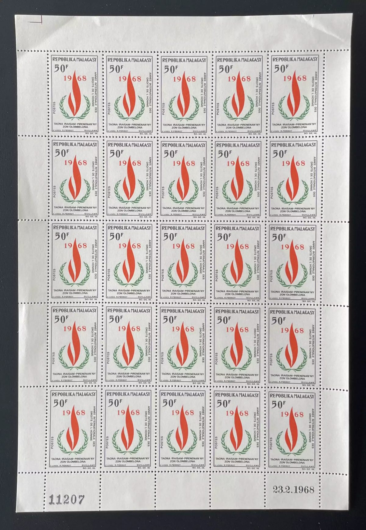Madagascar 1968 YT 446 planche droits de l'homme flamme laurier