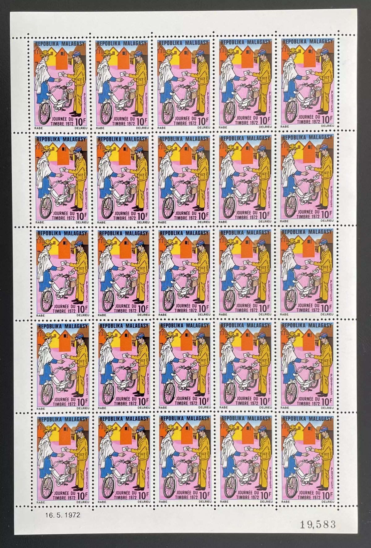 Madagascar 1972 YT 501 sheet Stamp Day postman bicycle mail