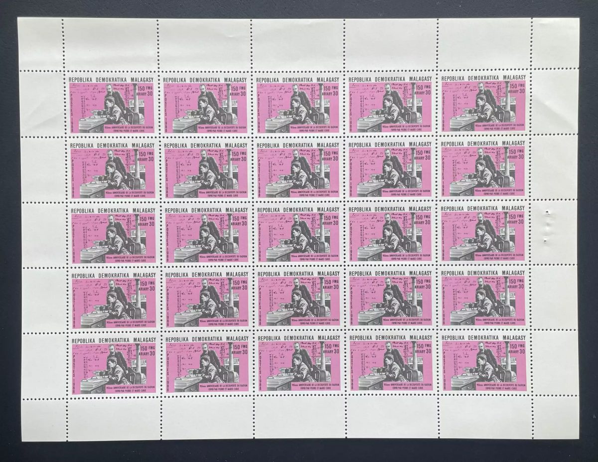 Madagascar 1988 YT 854 planche Pierre Marie Curie radium science Nobel