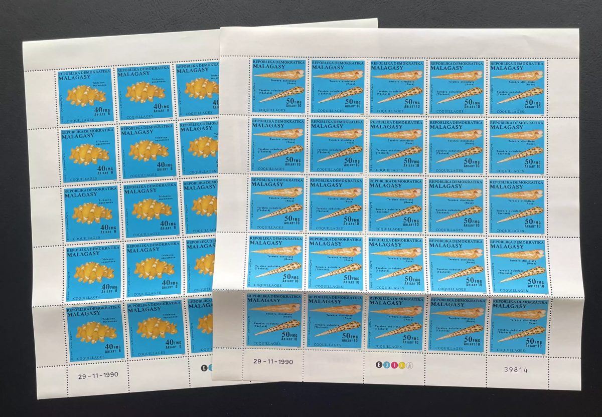 Madagascar 1990 YT 983 984 sheet Shells Tridacna Terebra fauna