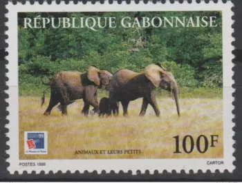 Gabon 1999 Mi. 1469 Animaux et leurs petits Faune Elephant Philexfrance RARE !