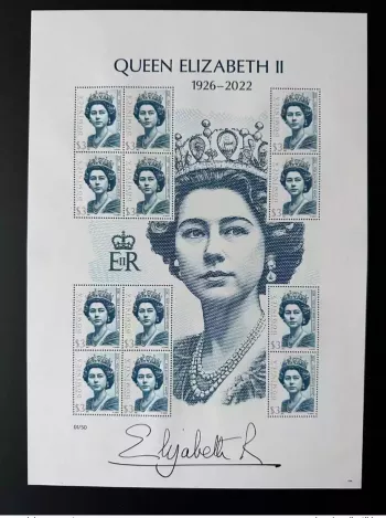 R. Dominicaine 2022 Mi. 4019 - feuillet Klb ' Queen Elizabeth II ' Matej Gabris