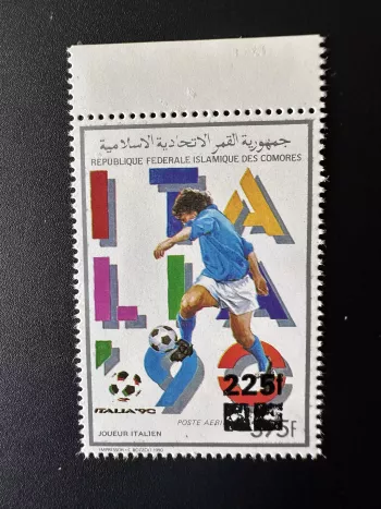 Comores 1995 Mi. 1110 225F sur 375F Football Coupe Monde FIFA Italia Surchargé