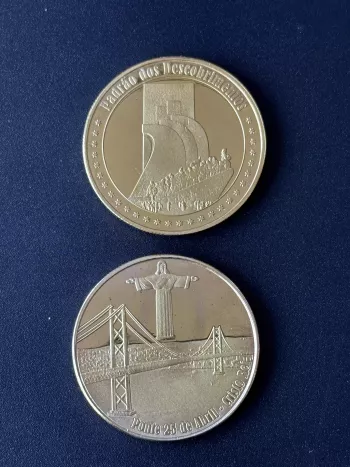 Médaille souvenir "Padrao dos Descobrimentos - Ponte 25 de Abril - Cristo Rei Lisboa"