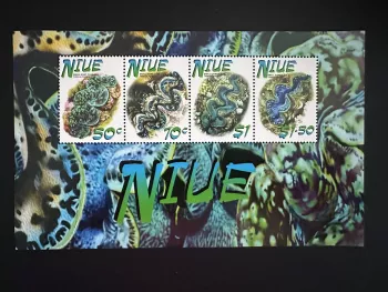 Niue 2002 Mi. Bl. 130 II WWF Marine Wildlife Small giant clam WITHOUT/WITHOUT lo