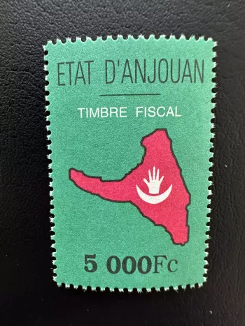 Anjouan Comores 1999 fiscal 5000FC carte île main croissant rouge vert
