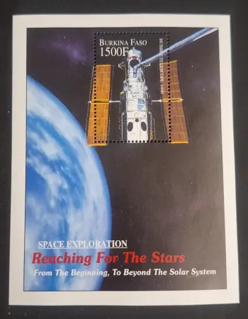 Burkina Faso 2000 Mi. Bl. 201 espace télescope Hubble NASA satellite