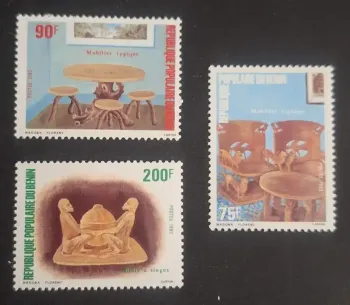 Bénin 1983 Mi. 318-320 mobilier typique artisanat bois boîte singes
