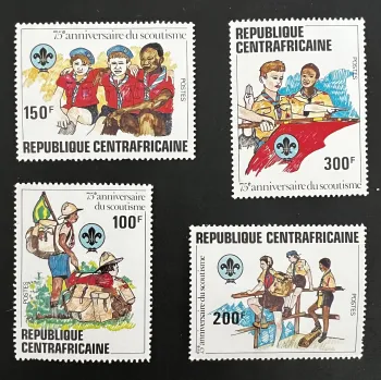 Centrafrique 1982 Mi. 807-810 scoutisme 75e anniversaire scouts