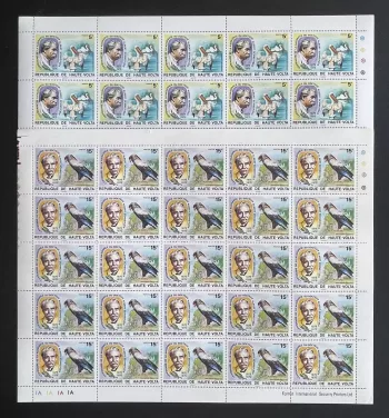 Haute-Volta 1975 YT 357-358 planche Schweitzer oiseaux pélican rapace faune