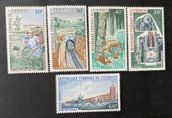 Cameroun 1967 Mi. 536-540 poste aérienne thé train hévéa forges port