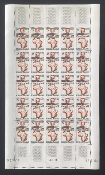 Madagascar 1964 YT 399 sheet Africa cooperation map hands