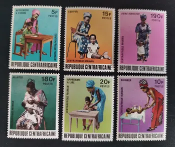 Centrafrique 1972 Mi. 298-303 Centrafrique Maman enfant allaiter soigner