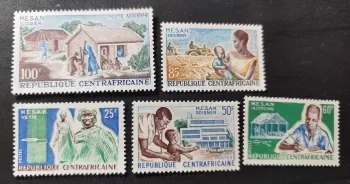 Centrafrique 1965 Mi. 83-87 MESAN loger nourrir vêtir soigner instruire