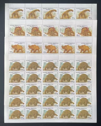 Madagascar 1989 YT 896-899 sheet dinosaurs prehistoric animals T-Rex