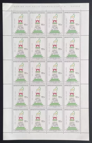 Madagascar 1995 YT 1423 planche Bible malgache monument Tsangambato