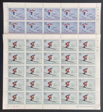 Madagascar 1975 YT PA 160-161 planche Jeux Olympiques hiver ski descente